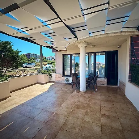 Velekasunrise Apartman